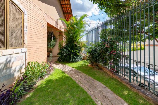 Jardim de casa à venda com 4 quartos, 226m² em Salgado Filho, Belo Horizonte