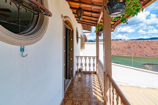 Varanda de casa à venda com 4 quartos, 226m² em Salgado Filho, Belo Horizonte