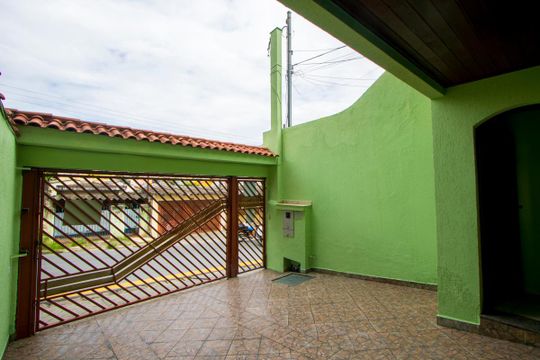 Garagem de casa à venda com 3 quartos, 230m² em Vila Guarará, Santo André