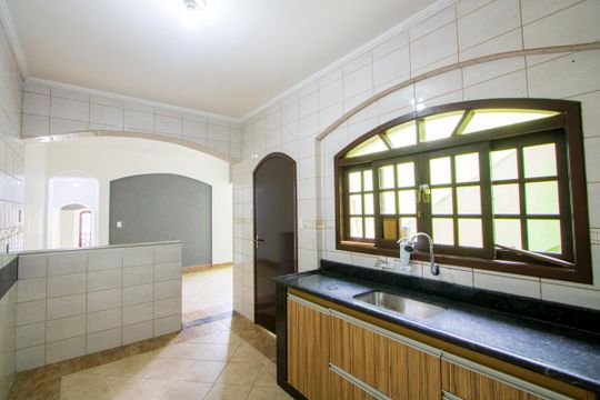 Cozinha de casa à venda com 3 quartos, 230m² em Vila Guarará, Santo André