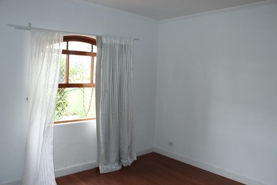 Quarto 3 de casa de condomínio para alugar com 3 quartos, 2600m² em Parque São Paulo, Cotia