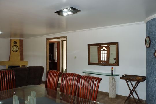 Sala de casa de condomínio para alugar com 3 quartos, 2600m² em Parque São Paulo, Cotia