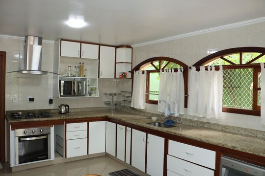 Cozinha de casa de condomínio para alugar com 3 quartos, 2600m² em Parque São Paulo, Cotia