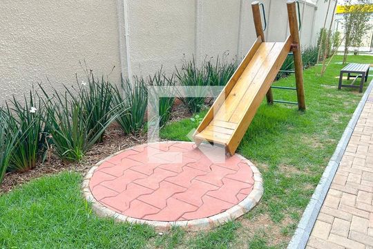 Área comum - Playground de apartamento para alugar com 2 quartos, 33m² em Parque Industrial Tomas Edson, São Paulo