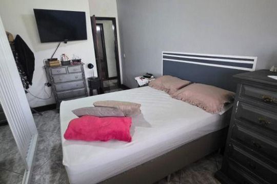 Casa à venda com 3 quartos, 400m² em Piratininga, Niterói