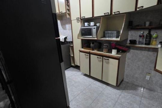 Casa à venda com 3 quartos, 400m² em Piratininga, Niterói