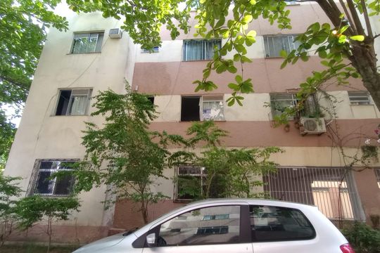 Fachada com Placa de apartamento à venda com 2 quartos, 60m² em Jacarepaguá, Rio de Janeiro