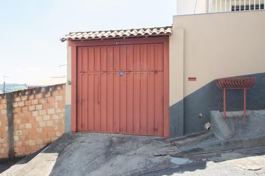 Fachada de casa para alugar com 2 quartos, 80m² em Colorado, Contagem