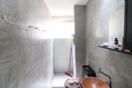 Banheiro de apartamento à venda com 2 quartos, 42m² em Jardim Boa Vista, Osasco