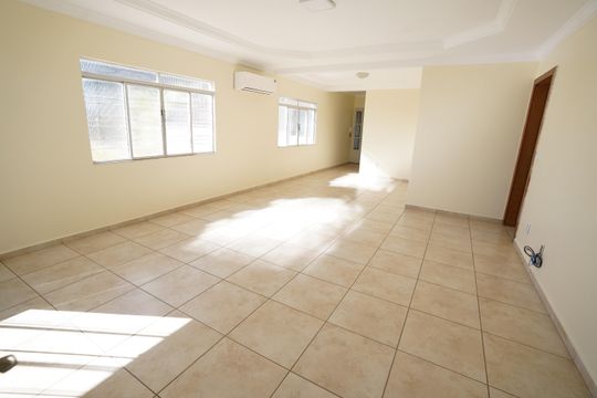 Casa de Condomínio para alugar com 3 quartos, 700m² em Jardim Atlantico, Goiânia