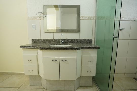 Casa de Condomínio para alugar com 3 quartos, 700m² em Jardim Atlantico, Goiânia