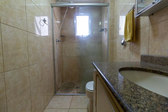 Banheiro de apartamento à venda com 2 quartos, 58m² em Parque São Jorge, São Paulo