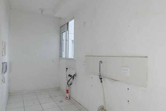Cozinha de apartamento para alugar com 2 quartos, 240m² em Rubem Berta, Porto Alegre