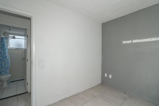 Quarto de apartamento para alugar com 2 quartos, 240m² em Rubem Berta, Porto Alegre