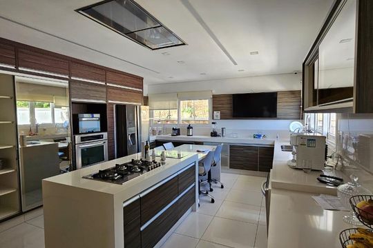 Casa de Condomínio à venda com 4 quartos, 771m² em Residencial Zero (Tambore), Santana de Parnaíba