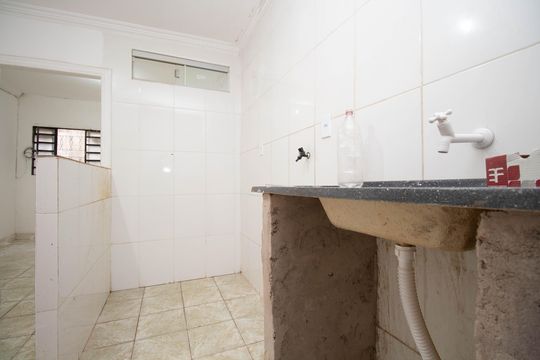 Cozinha e Área de Serviço de kitnet/studio para alugar com 1 quarto, 40m² em Recanto das Emas, Brasília