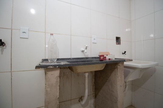 Cozinha e Área de Serviço de kitnet/studio para alugar com 1 quarto, 40m² em Recanto das Emas, Brasília