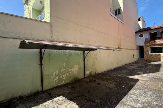 Casa à venda com 2 quartos, 139m² em Vila Pires, Santo André