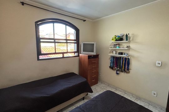 Casa à venda com 2 quartos, 139m² em Vila Pires, Santo André
