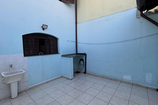Casa à venda com 2 quartos, 139m² em Vila Pires, Santo André