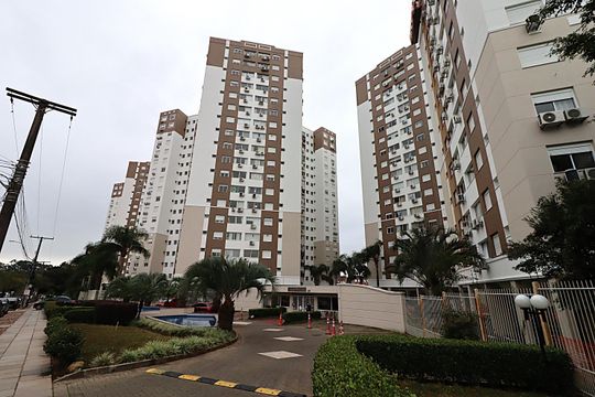 Fachada do Prédio de apartamento para alugar com 2 quartos, 68m² em Vila Ipiranga, Porto Alegre