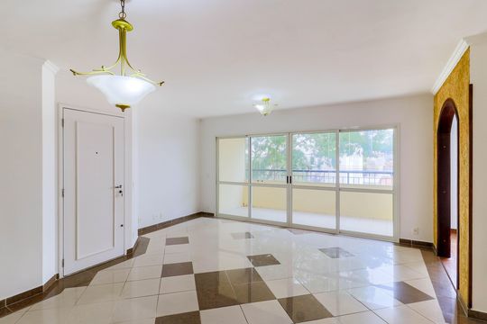 Apartamento para alugar com 3 quartos, 135m² em Cidade Monções, São Paulo