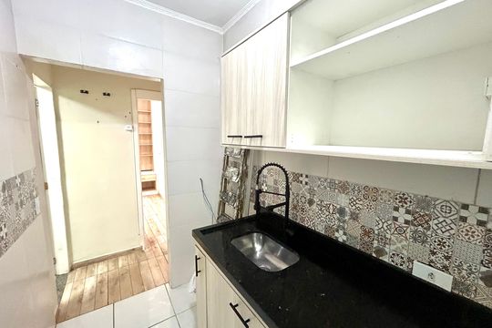 Cozinha de apartamento à venda com 2 quartos, 45m² em Vila Barros, Guarulhos