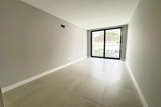 Casa à venda com 4 quartos, 360m² em Barra da Tijuca, Rio de Janeiro