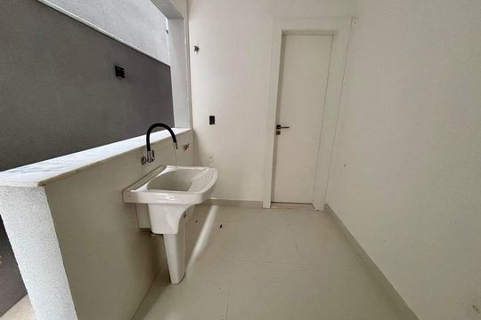 Casa à venda com 4 quartos, 360m² em Barra da Tijuca, Rio de Janeiro