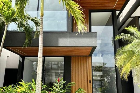 Casa à venda com 4 quartos, 360m² em Barra da Tijuca, Rio de Janeiro
