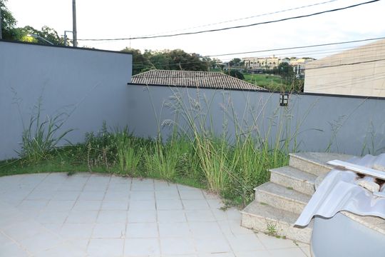Casa de Condomínio para alugar com 3 quartos, 140m² em Jardim Rebelato, Cotia