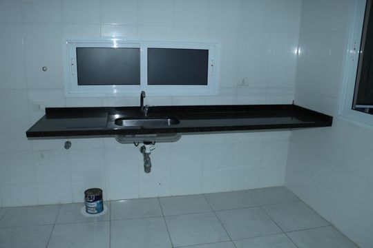 Cozinha de casa de condomínio para alugar com 3 quartos, 202m² em Jardim Rebelato, Cotia