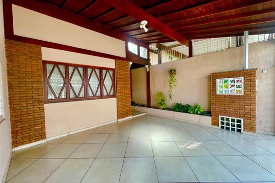 Garagem de casa à venda com 2 quartos, 118m² em Vila Galvão, Guarulhos