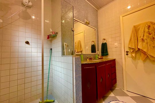 Banheiro de casa à venda com 2 quartos, 118m² em Vila Galvão, Guarulhos