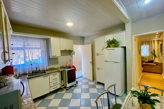 Cozinha de casa à venda com 2 quartos, 118m² em Vila Galvão, Guarulhos