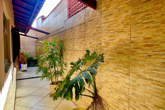 Corredor externo de casa à venda com 2 quartos, 118m² em Vila Galvão, Guarulhos