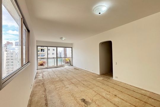 Sala de apartamento para alugar com 3 quartos, 145m² em Indianópolis, São Paulo