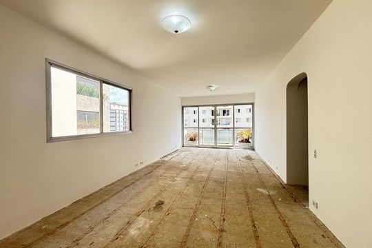 Sala de apartamento para alugar com 3 quartos, 145m² em Indianópolis, São Paulo