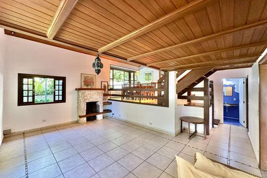 Casa de Condomínio para alugar com 3 quartos, 342m² em Algarve, Cotia