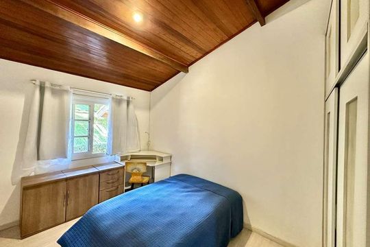 Casa de Condomínio para alugar com 3 quartos, 342m² em Algarve, Cotia