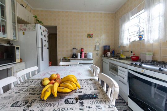 Cozinha de casa para alugar com 2 quartos, 80m² em Jardim Triana, São Paulo