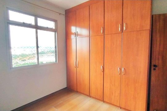 Apartamento à venda com 3 quartos, 80m² em Coração Eucarístico, Belo Horizonte