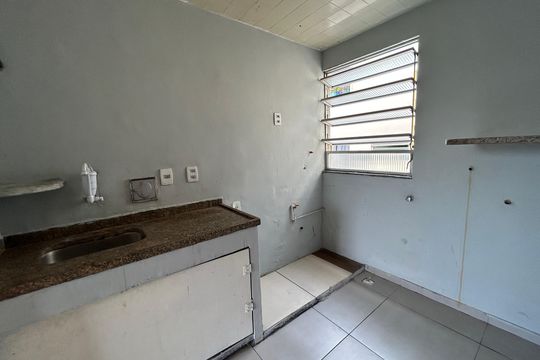 Cozinha de apartamento à venda com 2 quartos, 49m² em Inhaúma, Rio de Janeiro