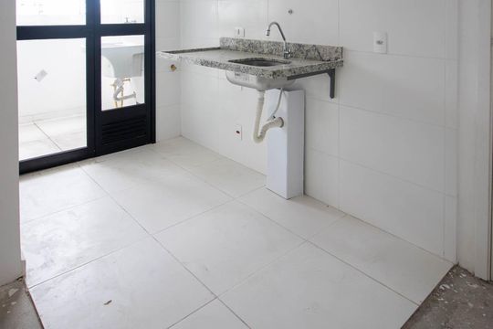 Cozinha  de apartamento à venda com 2 quartos, 45m² em Vila Suzana, São Paulo