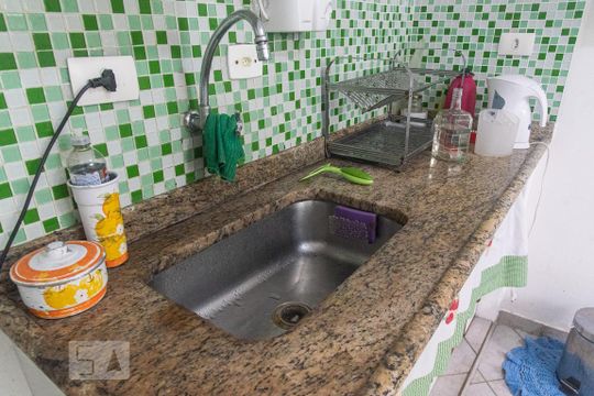 Casa à venda com 3 quartos, 172m² em Jardim Santa Emilia, São Paulo