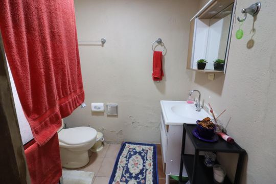 Banheiro de casa à venda com 1 quarto, 65m² em Jaguaré, São Paulo