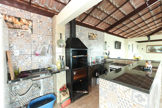 Casa à venda com 5 quartos, 450m² em Diamante, Belo Horizonte
