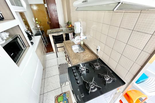 Cozinha de apartamento à venda com 2 quartos, 60m² em Parque Peruche, São Paulo