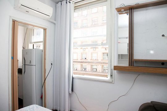 Quarto de apartamento à venda com 1 quarto, 49m² em Centro Histórico, Porto Alegre