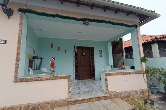 Casa à venda com 4 quartos, 220m² em Engenhoca, Niterói